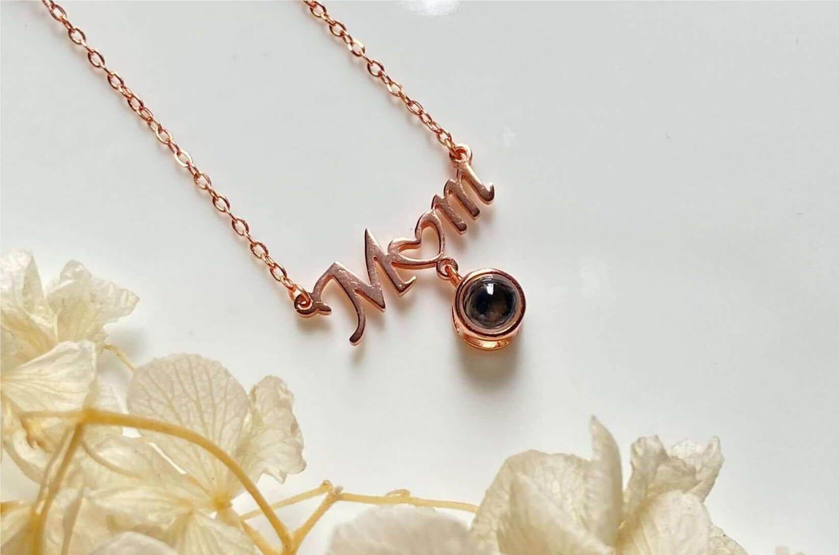 Projection Necklaces: Capturing Moments and Mesmerizing the World