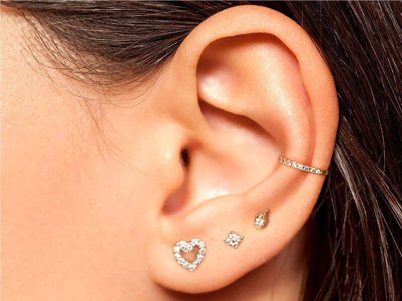 How to Wear Flat Back Earrings?